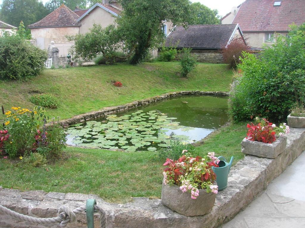 Auberge De L'Abbatiale Auberive Habitación foto